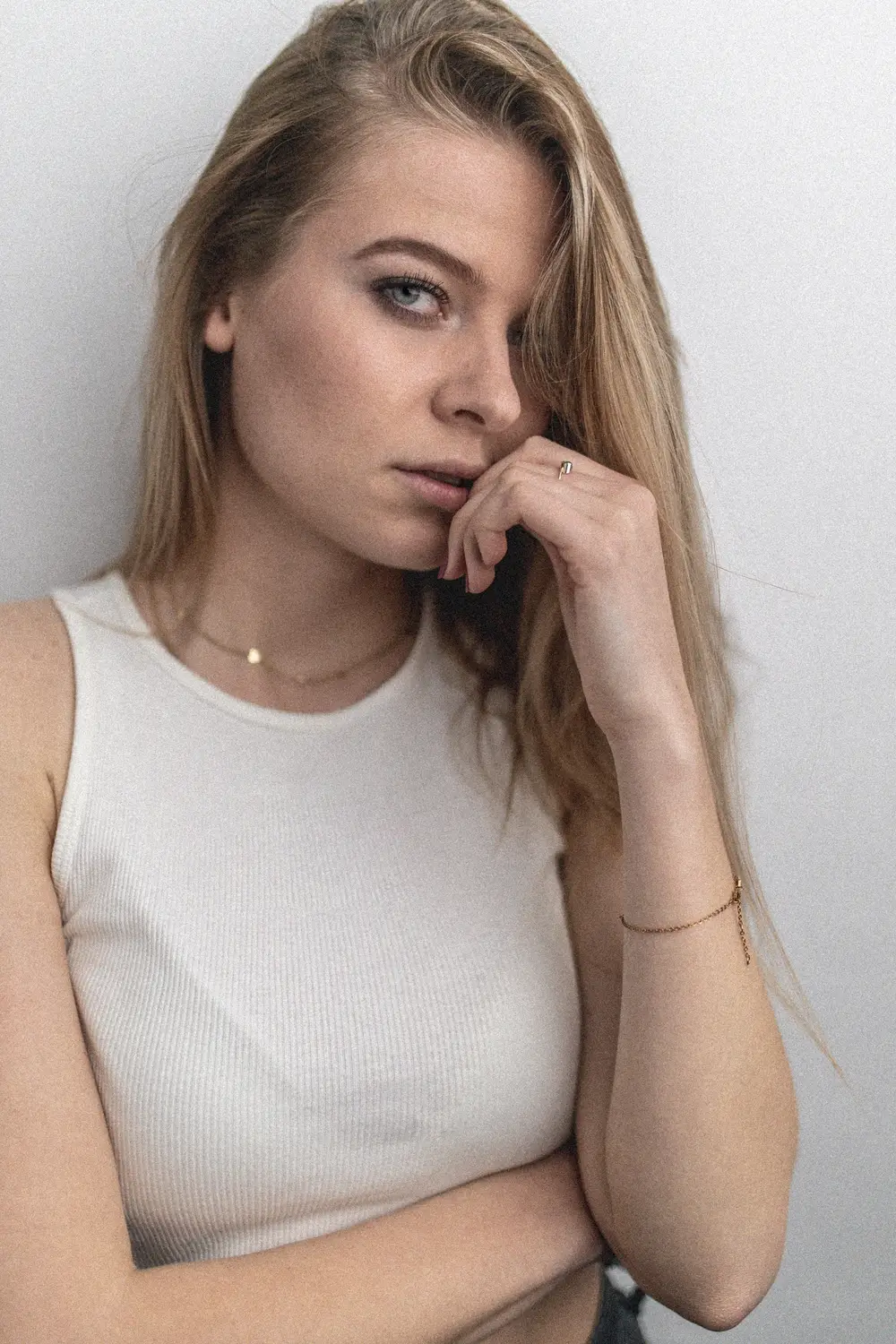 Portrait aus der Off-White-Serie